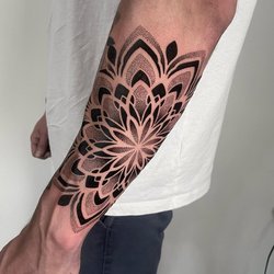 Tatouage Dotwork